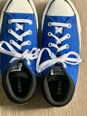 Brand New Converse Low Top Sneakers — Youth 6/Women’s 7.5-8